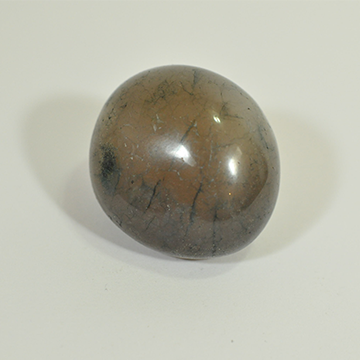 אבן אגת במקור האגת היא אבן "סגורה" שיופייה מתגלה לאחר חיתוך. לאפיס עולם הקריסטלים המרכז לאנרגיה רוחנית